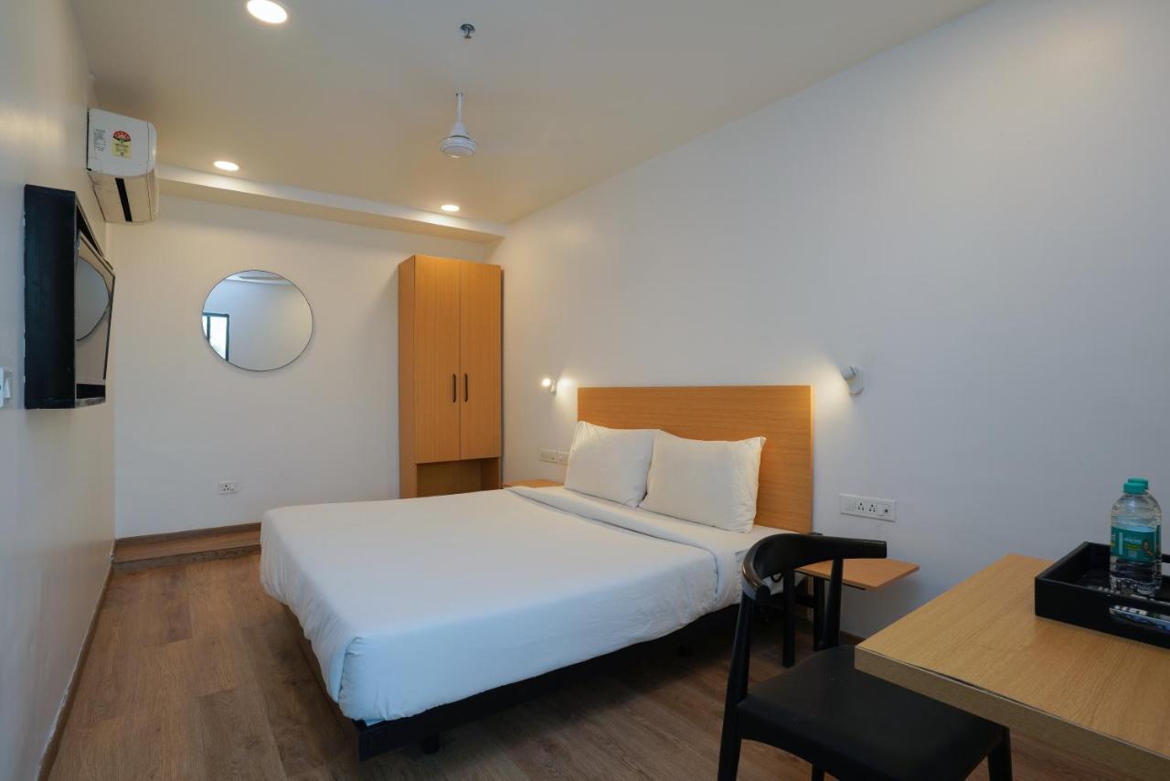 Uptown Hotel Nagpur Bagian luar foto