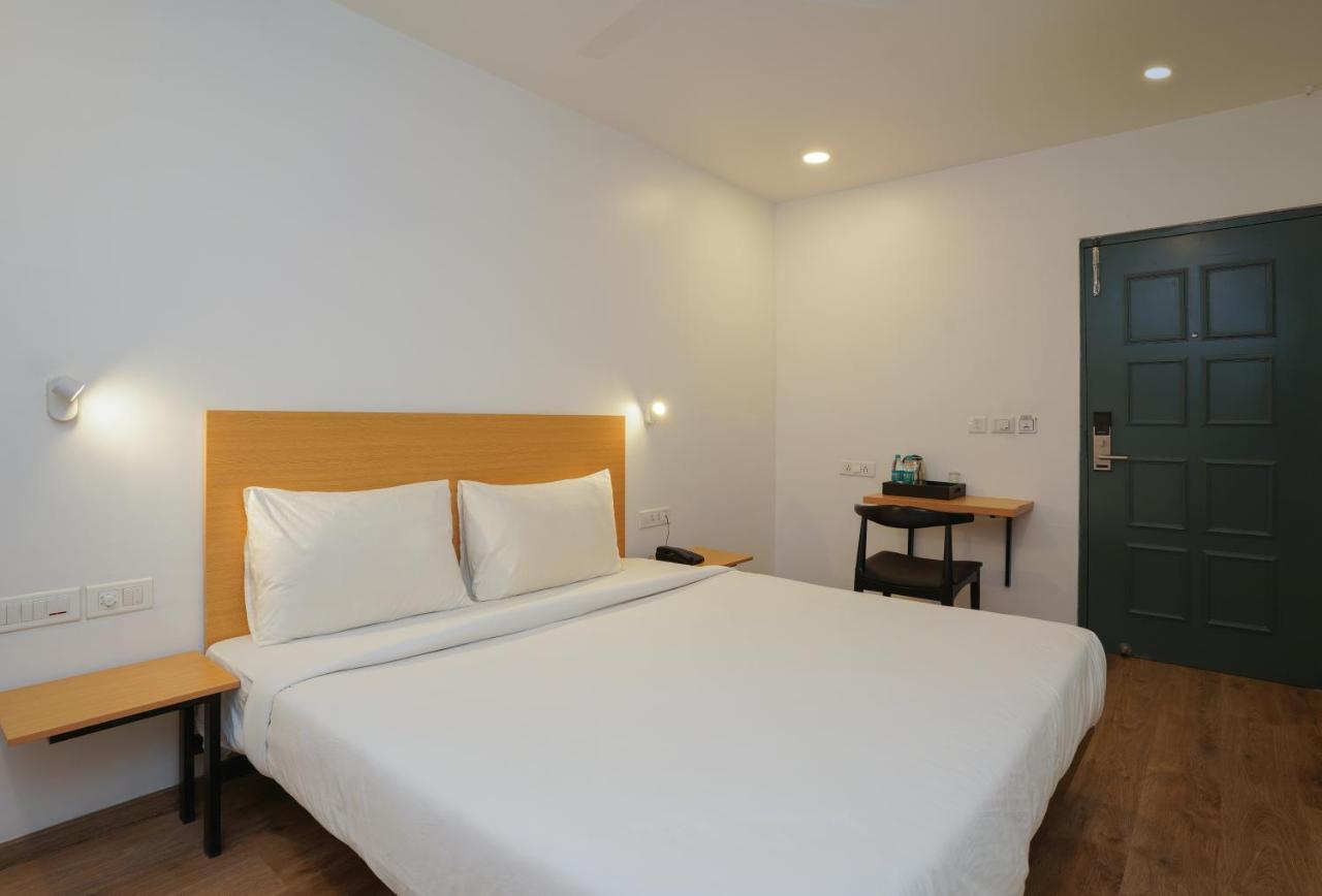 Uptown Hotel Nagpur Bagian luar foto