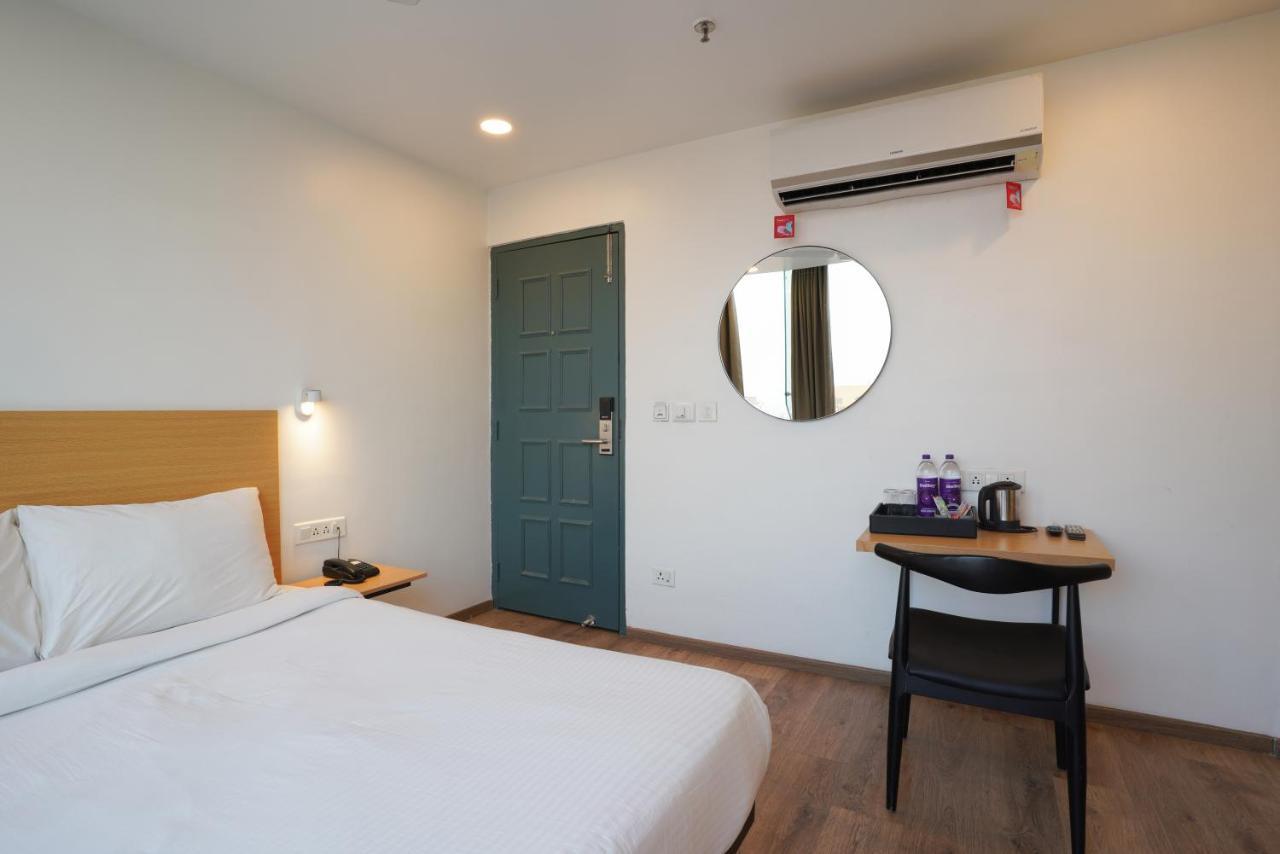 Uptown Hotel Nagpur Bagian luar foto