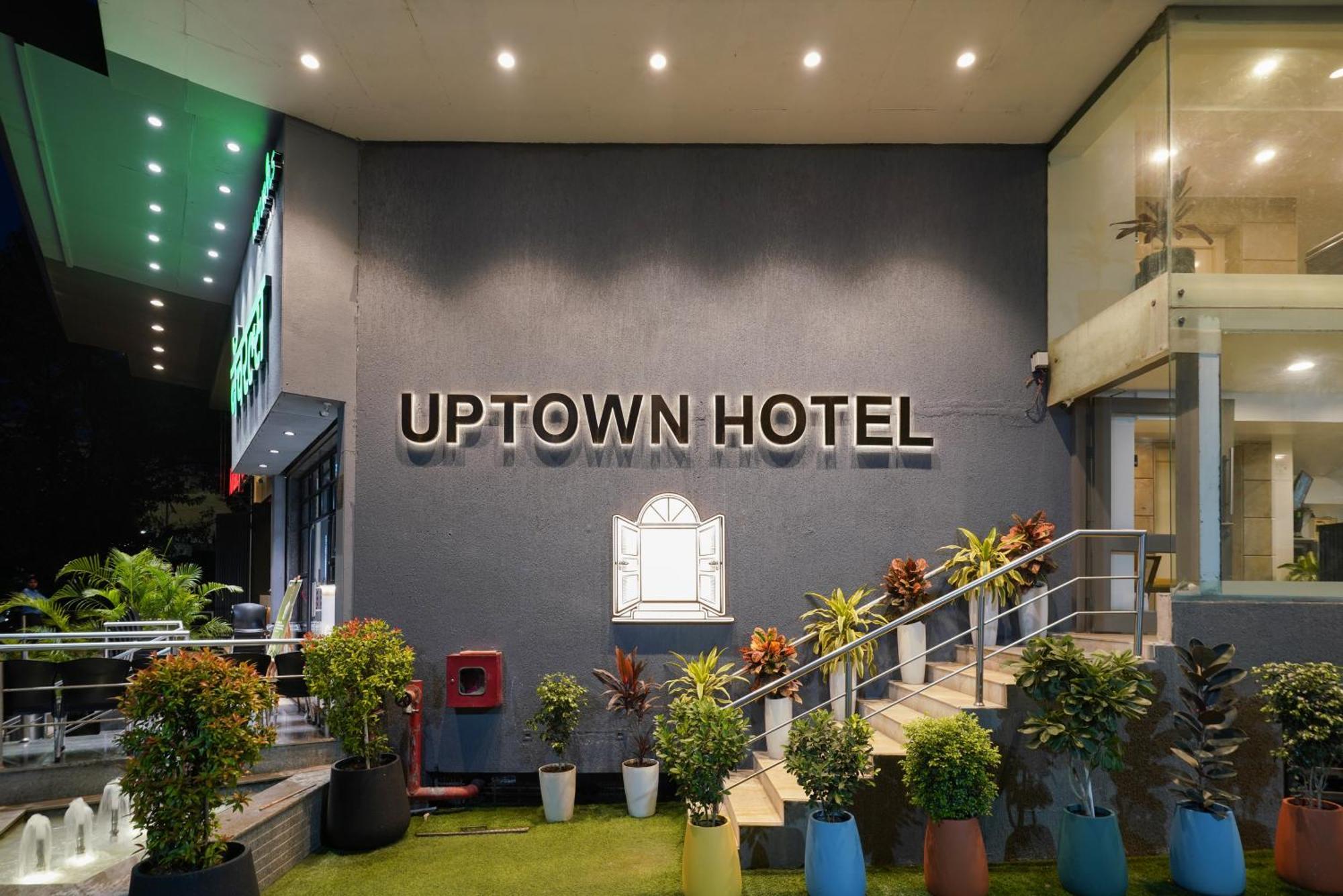 Uptown Hotel Nagpur Bagian luar foto